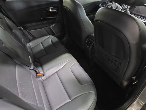 Used 2022 Kia Niro Touring Special Edition image 11