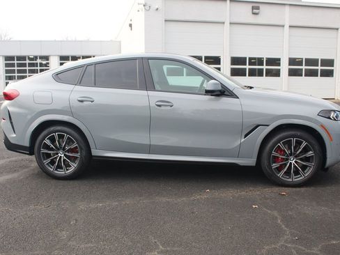 New 2026 BMW X6 xDrive40i w/ Climate Comfort Package image 10