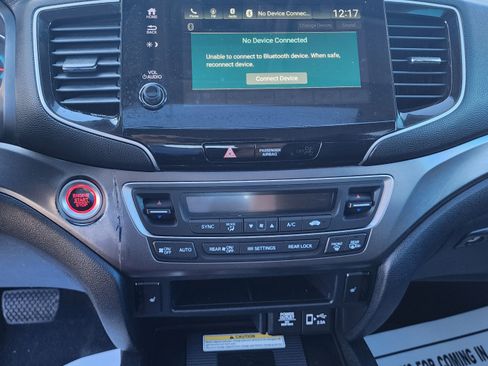 Used 2021 Honda Pilot Special Edition image 9