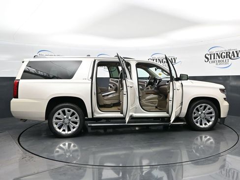Used 2015 Chevrolet Suburban LTZ RWD image 27