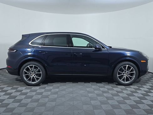 Certified 2026 Porsche Cayenne AWD/4WD image 8