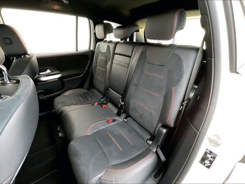 Used 2022 Mercedes-Benz GLB 35 AMG 4MATIC image 31