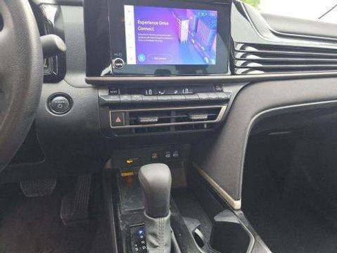 Used 2025 Toyota Camry LE FWD image 8