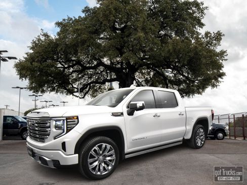 Used 2024 GMC Sierra 1500 Denali w/ Denali Reserve Package image 1