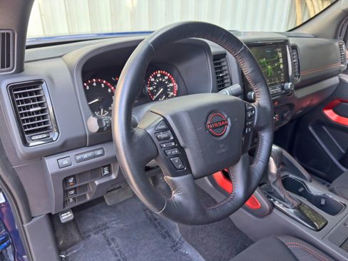Used 2022 Nissan Frontier Pro-X RWD image 12