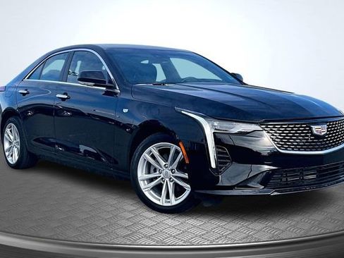 Used 2025 Cadillac CT4 Luxury image 3
