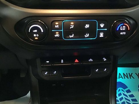 Used 2017 Chevrolet Colorado Z71 w/ LPO, Premium Interior Package image 18