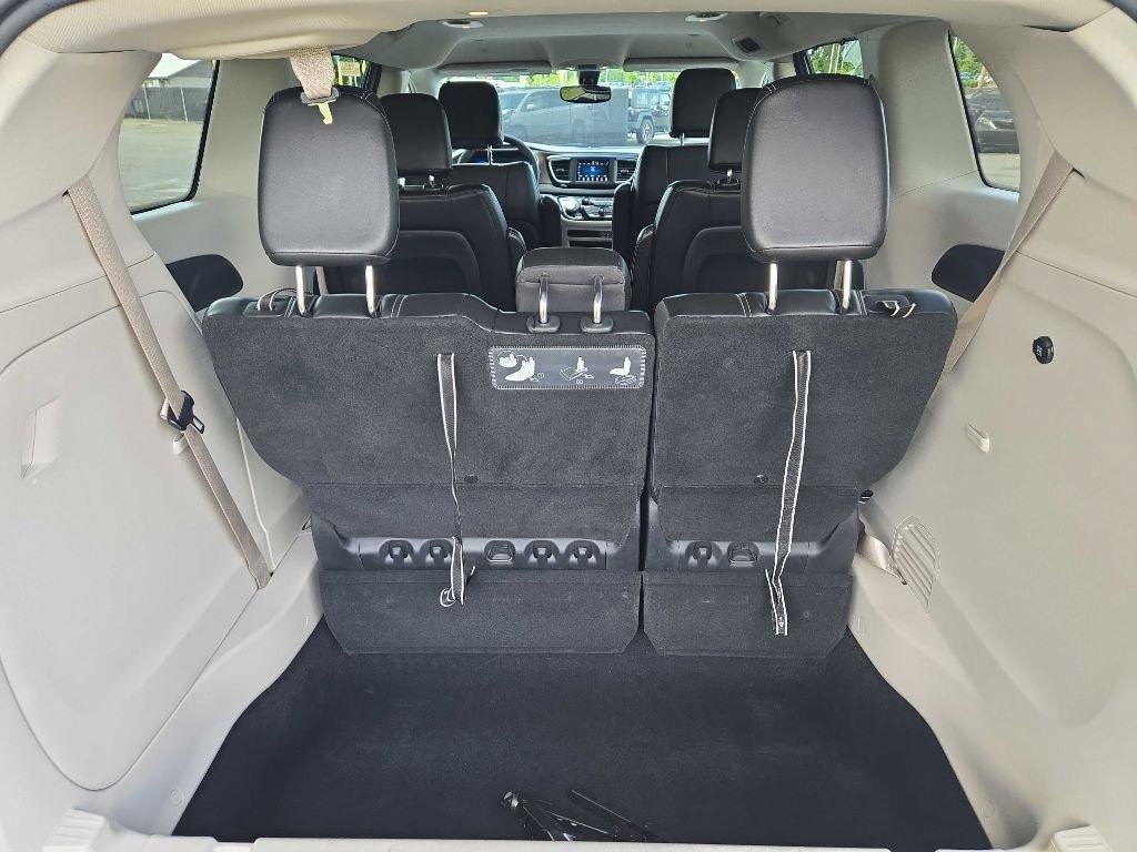 Used 2020 Chrysler Voyager Lxi FWD image 8
