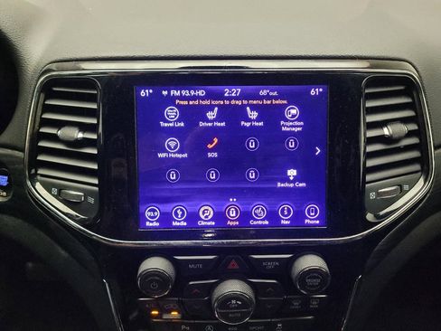 Used 2019 Jeep Grand Cherokee Altitude image 25