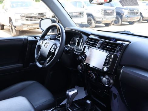 Used 2020 Toyota 4Runner TRD Off-Road Premium w/ Moonroof Package AWD/4WD image 36