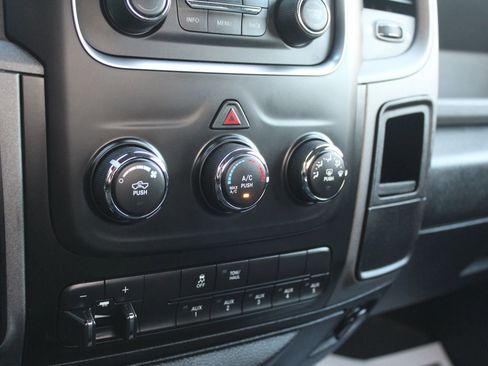 Used 2017 RAM 3500 Tradesman w/ Chrome Appearance Group image 25