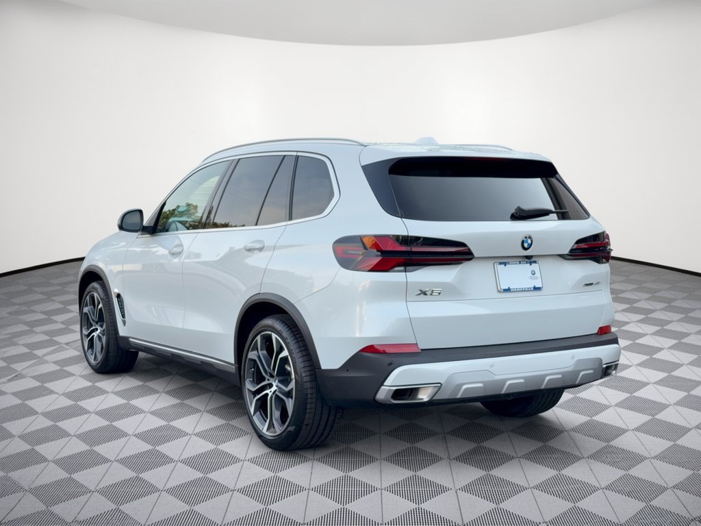 Certified 2025 BMW X5 sDrive40i w/ Premium Package RWD image 3