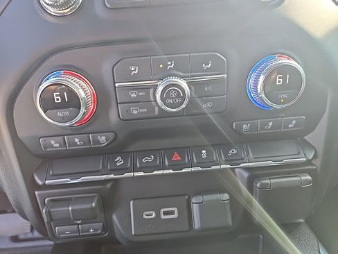 Used 2021 GMC Sierra 1500 AT4 image 5