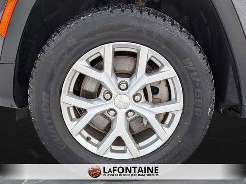 Certified 2023 Jeep Grand Cherokee L Limited image 33