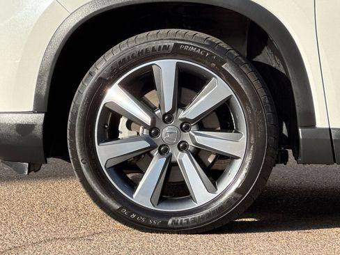 Certified 2024 Honda Pilot Touring image 11