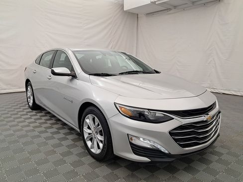 Used 2019 Chevrolet Malibu LT w/ Driver Confidence Package II image 3