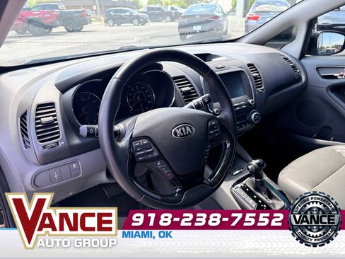 Used 2017 Kia Forte EX FWD image 12