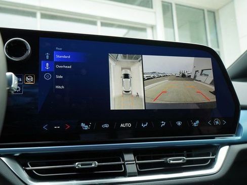 New 2025 Chevrolet Equinox EV LT image 17