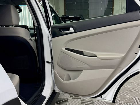 Used 2019 Hyundai Tucson SE image 8