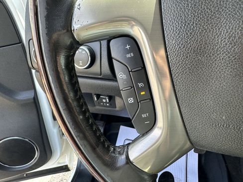 Used 2011 GMC Sierra 2500 Denali w/ Suspension Package, Off-Road AWD/4WD image 20