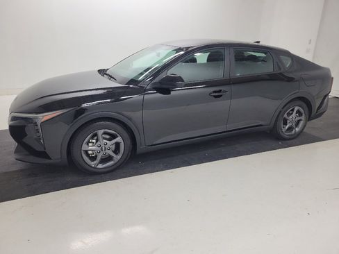 Used 2025 Kia K4 FWD image 2
