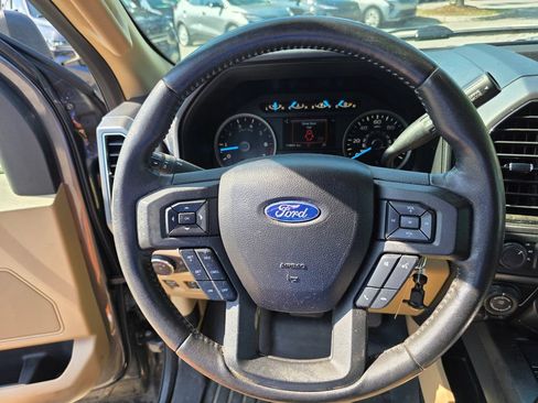 Used 2018 Ford F150 XLT w/ Equipment Group 302A Luxury AWD/4WD image 13