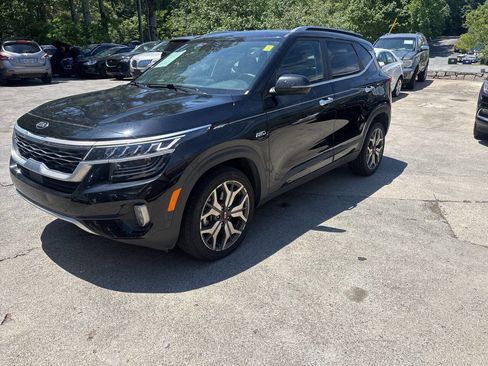 Used 2021 Kia Seltos SX w/ SX Sunroof Package AWD/4WD image 2