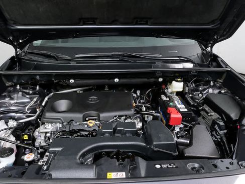 Used 2022 Toyota RAV4 LE image 31