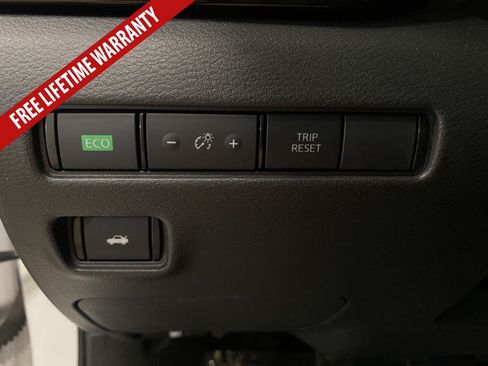 Used 2024 Nissan Sentra SV FWD image 34