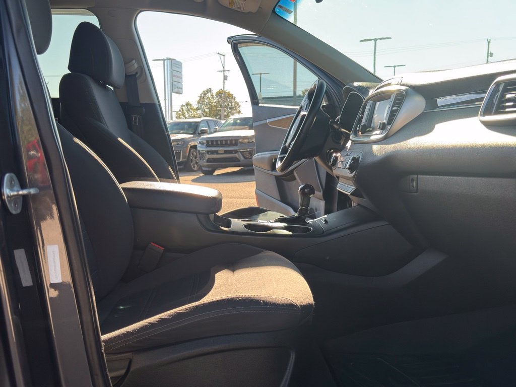 Used 2017 Kia Sorento AWD w/ LX Convenience Package image 19