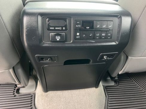 Used 2008 Toyota Sequoia Platinum image 32