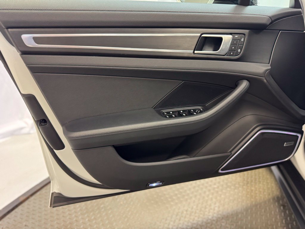 Certified 2023 Porsche Panamera 4 Platinum Edition AWD/4WD image 7