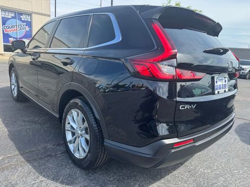 Used 2025 Honda CR-V EX image 3