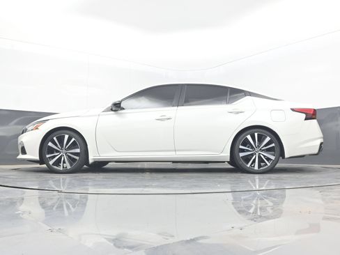 Used 2021 Nissan Altima 2.5 SR w/ SR Premium Package FWD image 27