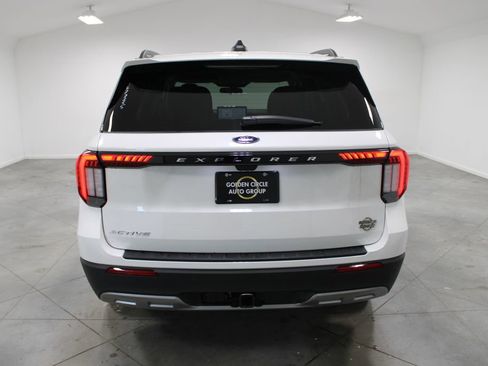New 2026 Ford Explorer Active RWD image 7
