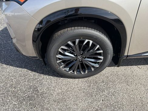 Used 2026 Nissan Rogue Platinum w/ Platinum Premium Package image 10