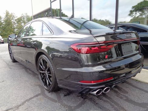 Used 2022 Audi S8 AWD/4WD image 7