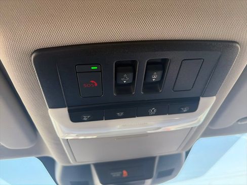 Used 2025 Nissan Rogue SL w/ Tech Package AWD/4WD image 25