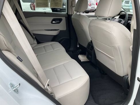 Used 2026 Nissan Rogue SV w/ SV Premium Package FWD image 20