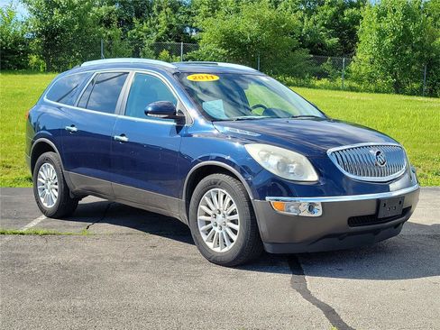 Used 2011 Buick Enclave CX FWD image 2
