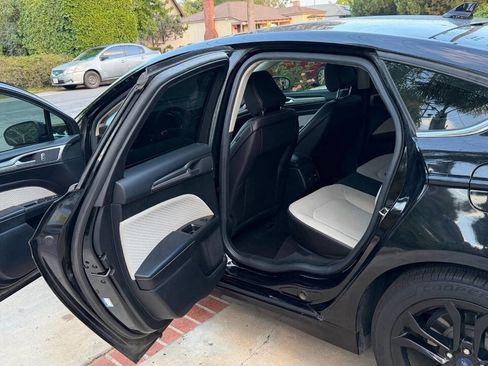 Used 2020 Ford Fusion SE w/ Equipment Group 151A image 9