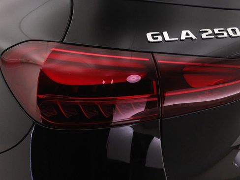 Certified 2026 Mercedes-Benz GLA 250 image 21