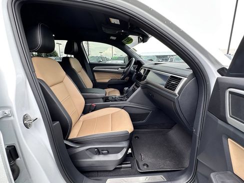 Used 2023 Volkswagen Atlas Cross Sport SEL R-Line AWD/4WD image 10