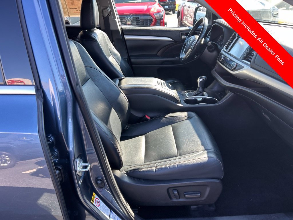 Used 2018 Toyota Highlander XLE AWD/4WD image 24