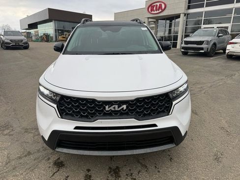 Certified 2023 Kia Sorento S w/ Panoramic Sunroof Package image 2