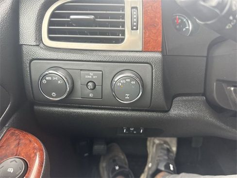 Used 2010 GMC Yukon XL SLT image 19