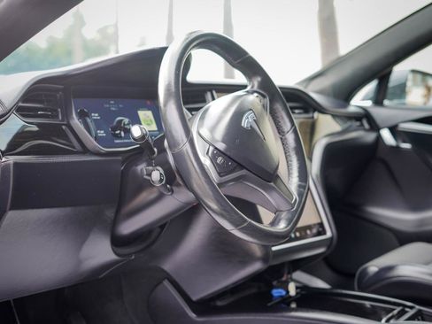 Used 2018 Tesla Model S 100D AWD/4WD image 10