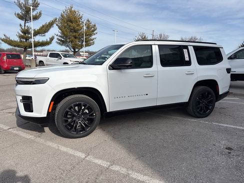 New 2026 Jeep Grand Wagoneer Summit AWD/4WD image 16
