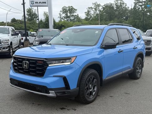 Used 2025 Honda Pilot TrailSport image 9