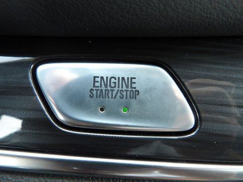 Used 2019 Buick Enclave Essence AWD/4WD image 19